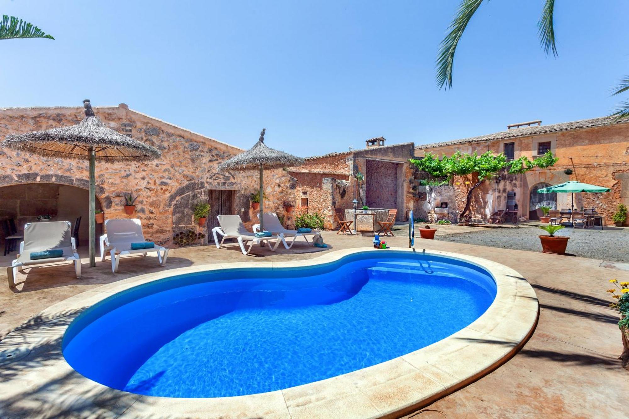 Hostal Casa Antigua Santanyí Exterior foto