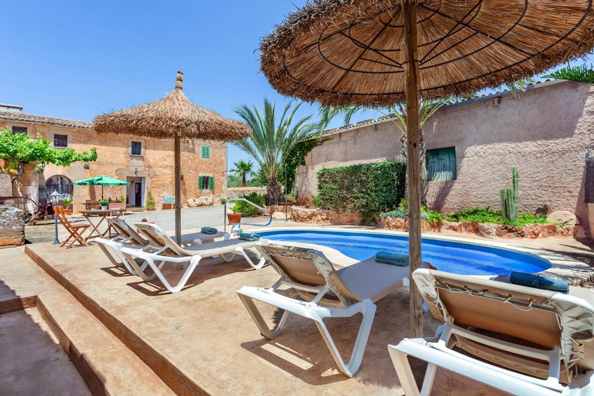 Hostal Casa Antigua Santanyí Exterior foto