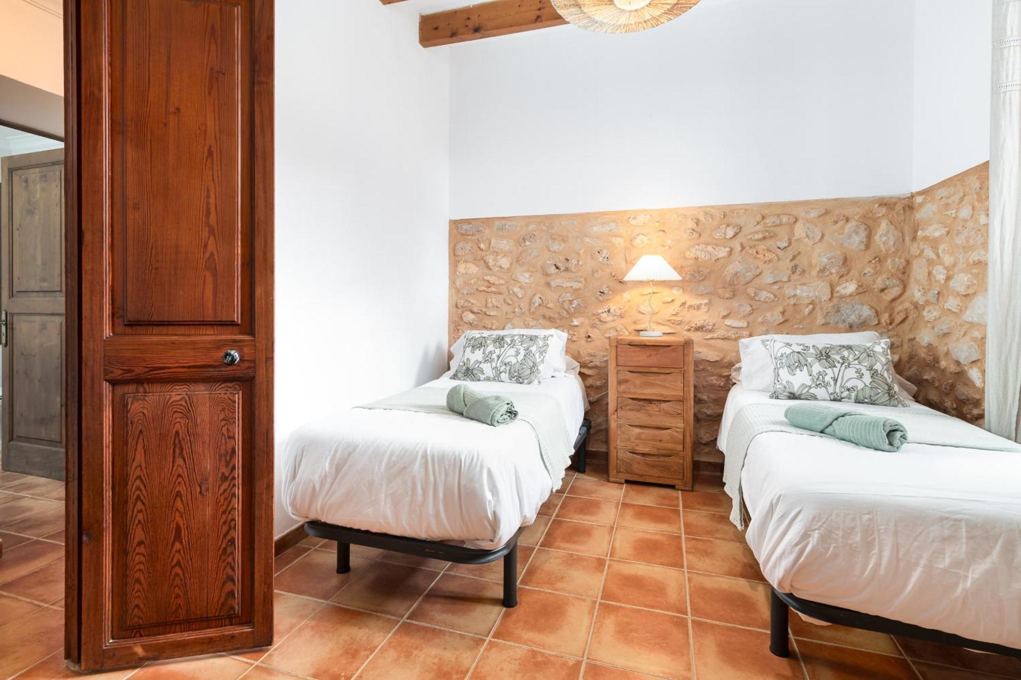 Hostal Casa Antigua Santanyí Exterior foto